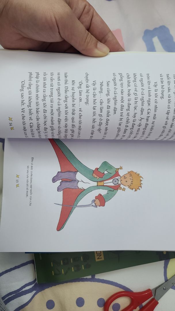 sách giao nhanh, nội dung gồm nhiều kĩ năng trong cuộc sống, cả kĩ năng hàng ngày lẫn kĩ năng khi cấp cứu. nói chung đáng mua