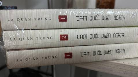 Giao bộ 3 quyển 1, 2, 1. Shop cho phương án đổi quyển 1 thành quyển 3 nhé.
