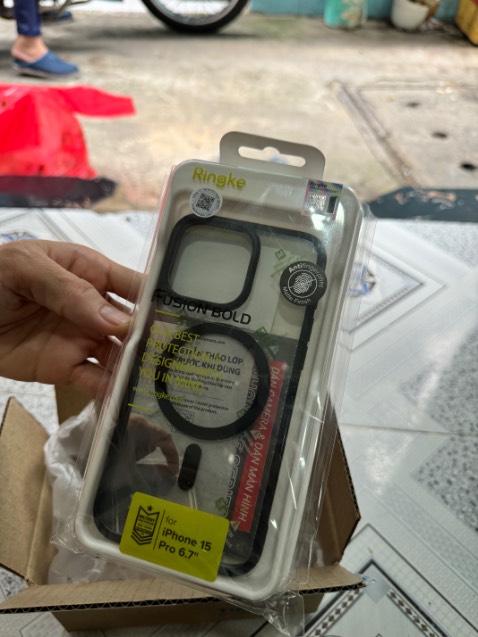 Sản phẩm quá tốt hơn cả mong đợi,đúng như miên tả, độ nhu cảm của camera đúng chuẩn có thể bảo vệ tốt cho cam và độ nhu cao màng hình cũng vậy 2 điều đó là tôi cần nhất sp quá ưng ý, shop đóng gói rất cẩn thận, đặt trong 2h giao à. Có liền trong ngày vui nha. Viền màu đen giúp ốp ko ố vàng mình rất là thích.
Nên mua 👍👍👍👍👍👍 10 điểm ko có nhưng.