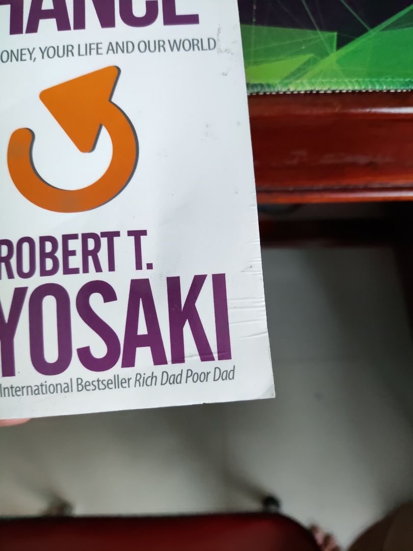 sách bị dơ và nhăn rất nhiều chỗ. lần đầu mua sách ở tiki và cảm thấy vô cùng thất vọng. cứ như sách giả