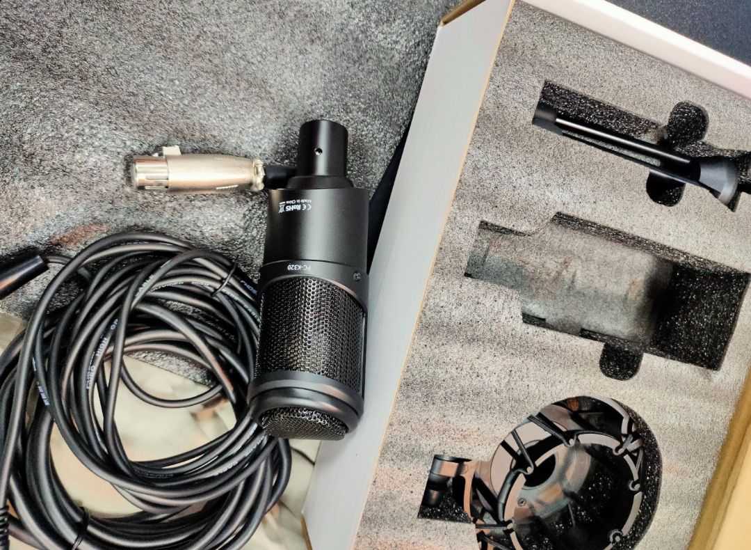 nhận hàng là phải check ngay mã , chuẩn luôn mấy má ạ , hàng y hệt mô tả luôn . dùng thử thấy ổn.cho shop 5 sao , úng hộ dài dài