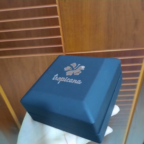 Shop giao hàng rất nhanh, lần đầu mình mua hàng mắc tiền trên đây nhưng nhận hàng rất hai lòng luôn, sản phẩm đẹp, đóng gói cẩn thận, cảm ơn shop, lần sau sẽ ủng hộ thêm.