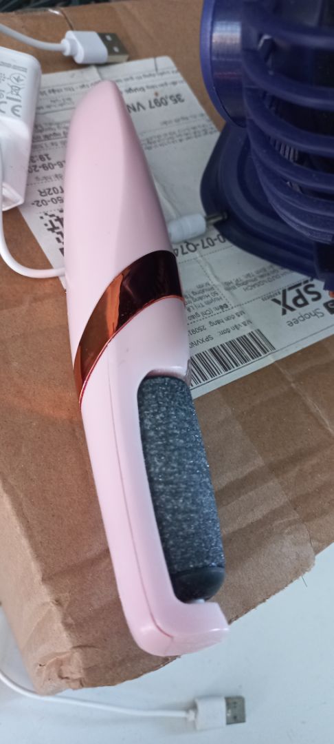 Máy hoạt động bt ,nhưng giờ hết pin sac ko vào điện,