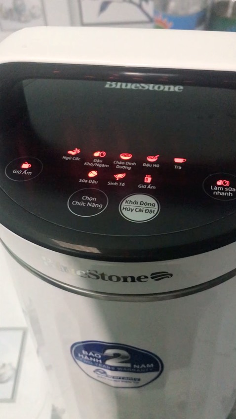 Tiki và hãng hàng quá nhanh luôn ạ! Shiper hiền lành vui vẻ nữa.
Mình ở BD đặt giữa chiều hôm qua mà sáng nay đã nhận hàng.
Săn sale nên giá tốt
Hàng giao đầy đủ, lúc đặt hàng các bạn chịu khó chat với đơn hàng và dặn các bạn ấy 1 tí là các bạn lưu ý ngay á.
Nhân viên CSKH của hãng ( chat & tổng đài) đều dễ thương lắm ạ
M nấu thử đậu đỏ rồi mới lên nhận xét. Thấy nhuyễn lắm ạ. Đậu m ngâm 5 tiếng. M ko lọc, để vậy luôn cho có chất xơ.
Có gì cần alo tổng đài ngay mn ạ . Nhanh lẹ lắm. Số trên web cty nè 18*** 
Nhà m xài 1 sinh tố từ 2017
2 máy đánh trứng 2022
Vẫn còn ổn hết mn ạ
Lúc đầu lăn tăn mãi sau nghĩ hàng xài gđ đắt xắt ra miếng. Chắc phải mua riêng thêm máy xay thịt.
Hàng quá ngon, bỏ ống heo thôiiii
Thanks Tiki
Thanks Bluestone!