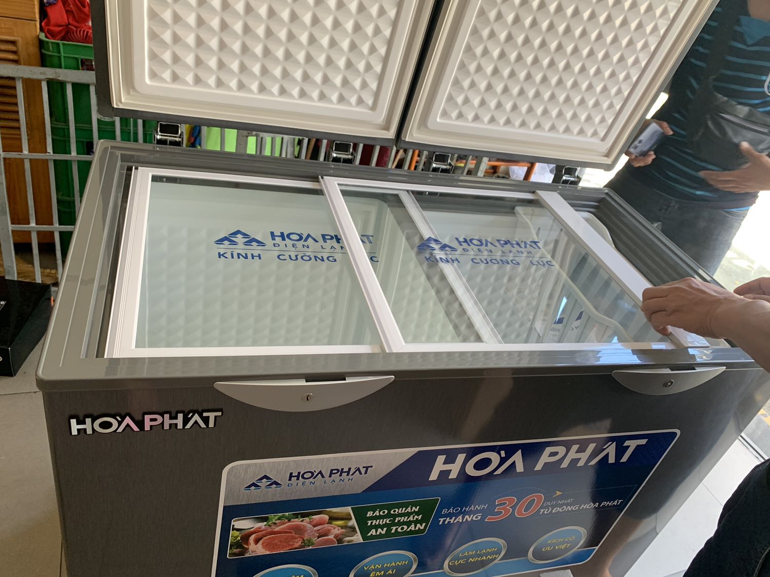 Dù đang giãn cách nhưng điện máy Liên Minh giao hàng rất nhanh. Tối nay đặt thì trưa mai đã giao hàng. Rất ưng ý.