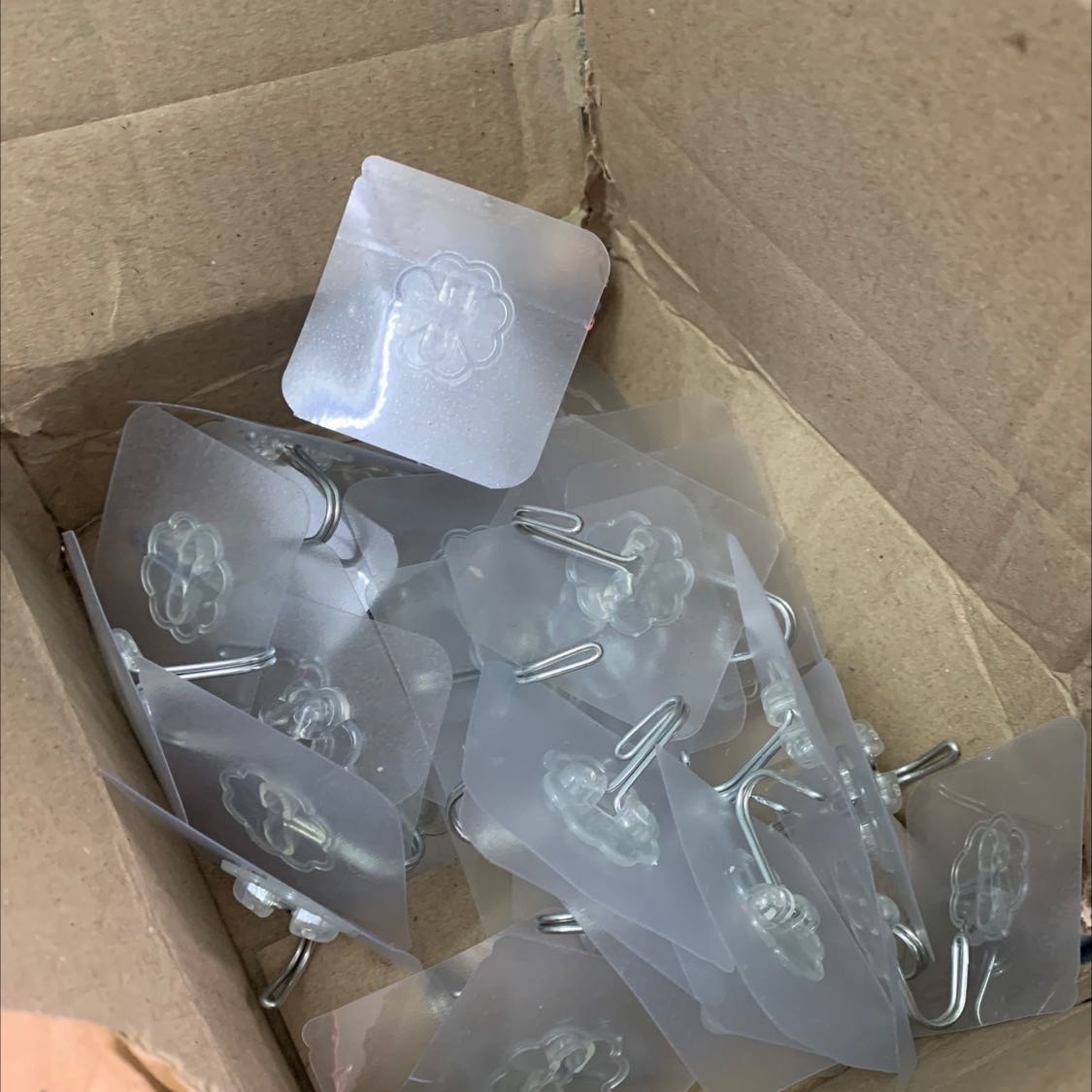 Mình biết là mình đặt được lô giá rất rẻ, 26k mà combo tận 50 cái. Cơ mà thực tế có 41 cái thôi. Shop đóng thiếu hàng rồi!