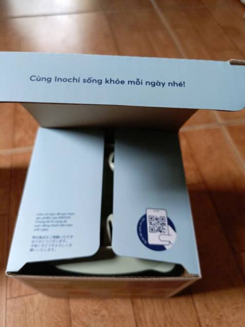 nhựa trong suốt bóng cầm cảm giác rất thích , thông tin rõ ràng đúng hàng chính hãng của inochi