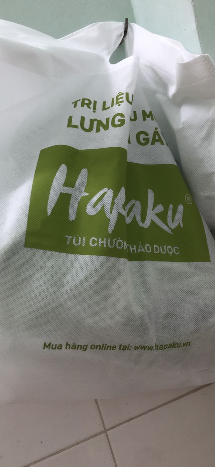 Nên bật điện trước ở chế độ nóng cao tầm 10 phút trước khi đưa chân vô. Chứ ngồi chờ từ đầu chân bị đổ mồ hôi luôn mới bắt đầu ấm ấm. Size 41 mang chật luôn. Tác dụng như ngâm nước ấm với chút sả gừng dầu tràm vậy. Giá hơi cao. Tổng quan là chưa đc 5 sao.