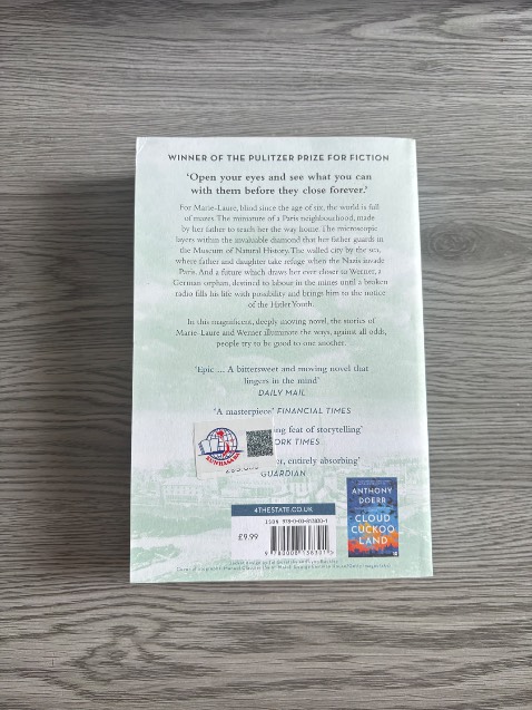 edition cũ, bìa giấy không in bóng, nội dung chữ in rõ ràng