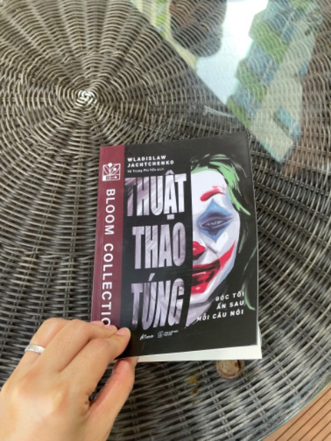 Sách mới đọc sơ qua thấy khá cuốn hút. Giao hàng rất nhanh & mua trong đợt sale nên được giá tốt