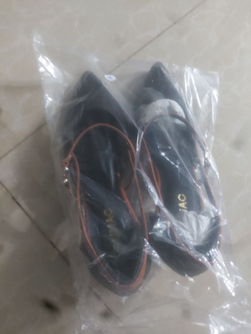 nhận được hàng, rất im chân, vừa size, rất hài lòng.....