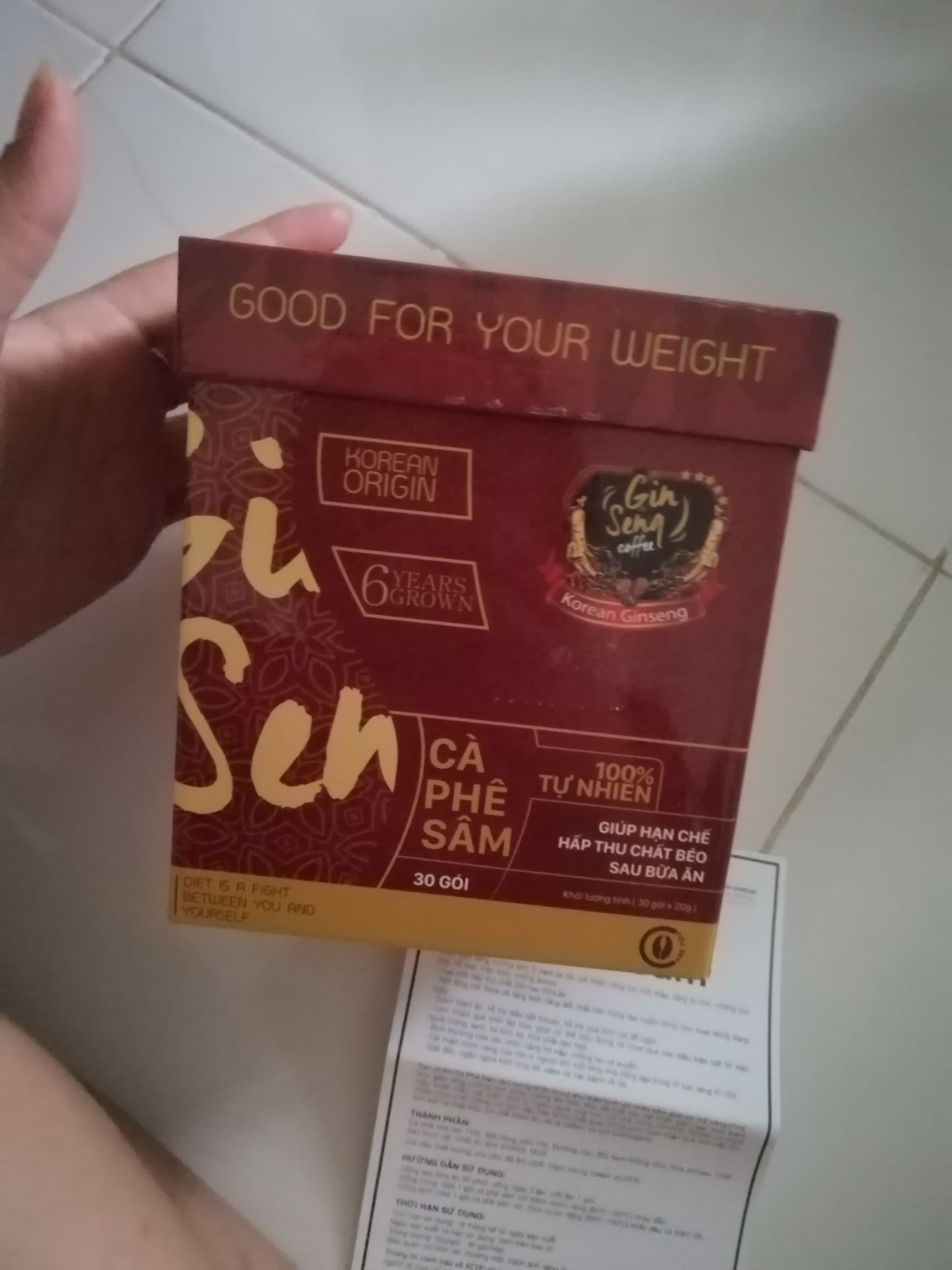 Mới uống bị đầu mùi sâm nên hơi lạ. Nhưng qua 2-3 bị thì thấy dễ uống hơn nhiều uống ko mệt ko mất ngủ. Còn giảm cân hay ko uống hết lên cmt típ nhé