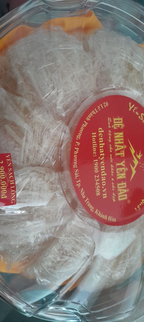 Tổ yến ổn, giá hợp lý mà còn tặng thêm quà. Mỗi tội là lúc giao tới thì hộp bị bể nhưng mà cũng không tới nổi. Tổ yến ổn, giá hợp lý mà còn tặng thêm quà. Mỗi tội là lúc giao tới thì hộp bị bể nhưng mà cũng không tới nổi.