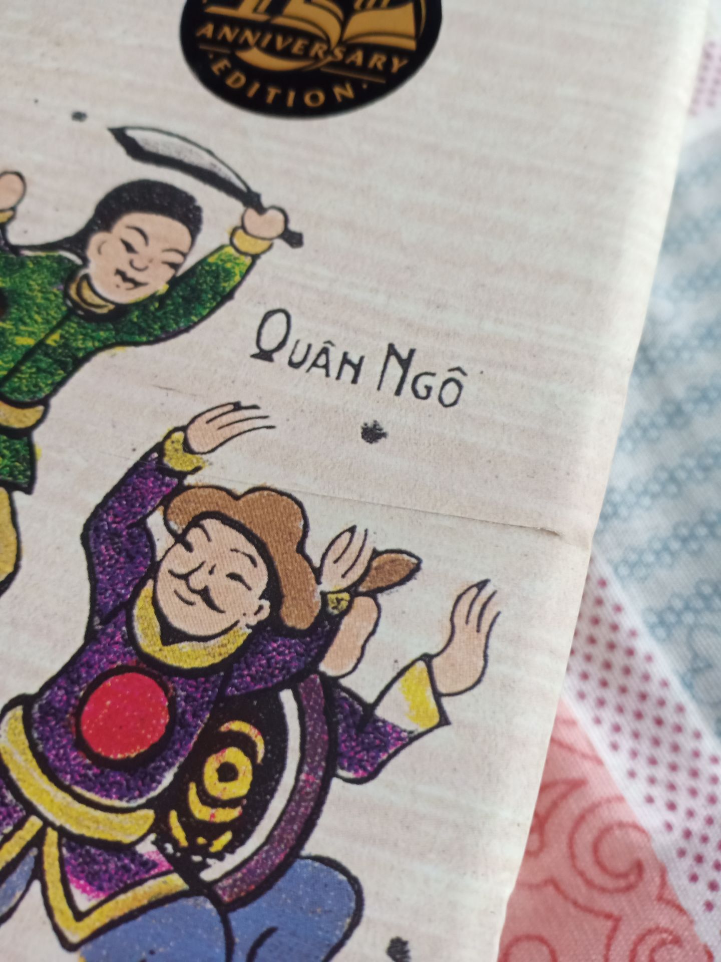 Khâu chuẩn bị và đóng gói hàng của Tiki thật sự rất tệ. Hàng mình nhận được quyển nào cũng bụi bẩn nhưng quyển này là tệ nhất. Bìa sách nhăn, bị lõm vết, bị rạch, còn có những vệt đen lau không sạch. Giá bìa không phải rẻ nên hàng nhận được rất không hài lòng. Mong Tiki xem xét lại!!!