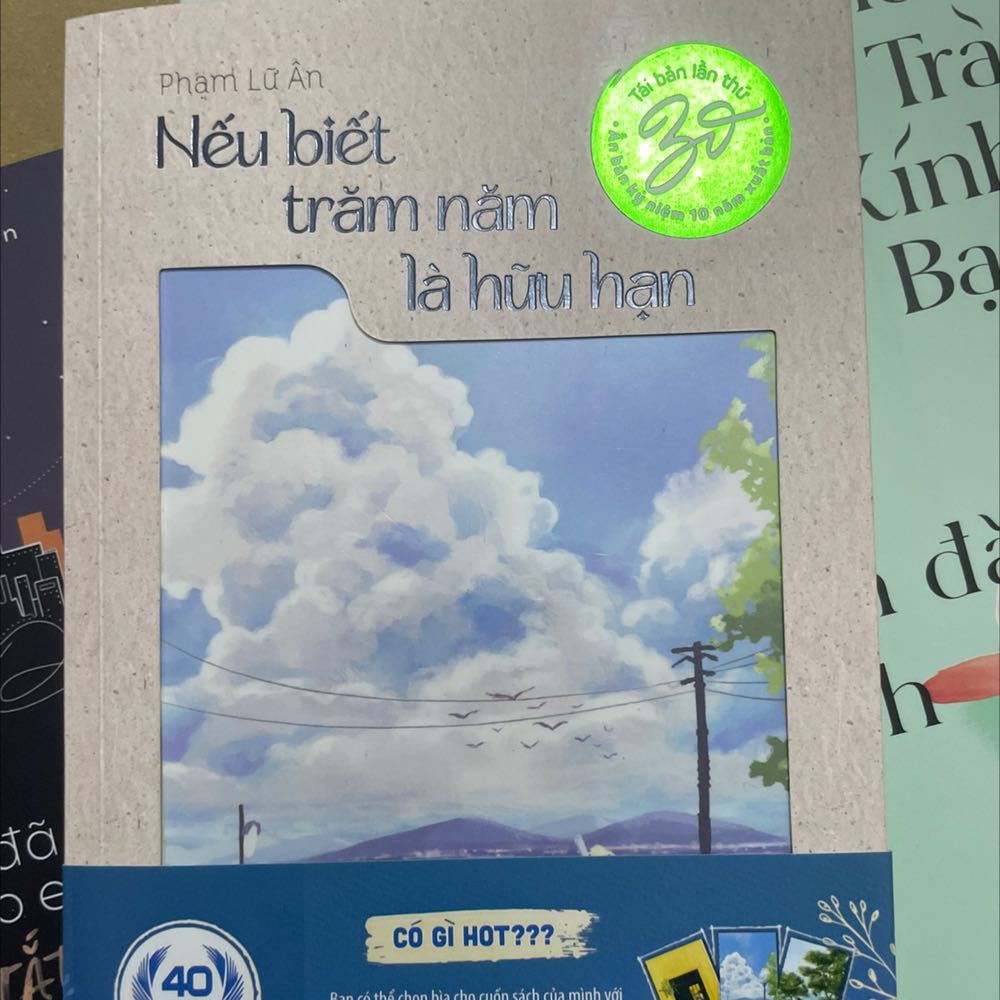 Tiki giao nhanh bất ngờ luôn dù mình chọn giao hàng bình thường(chỉ 4h là shipper gọi rồi). Chất lượng sách in rất đẹp, thẳng thớm khiến mình rất hài lòng. Hội giựt sách cô hồn nên giá cũng rẻ hơn bt. Còn nội dung thì mình chưa đọc nên chưa cho đánh giá được