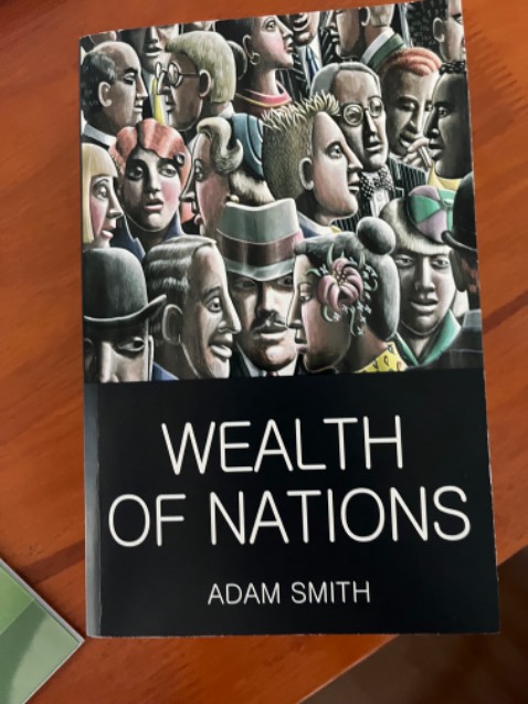 sách chữ khá nhỏ.