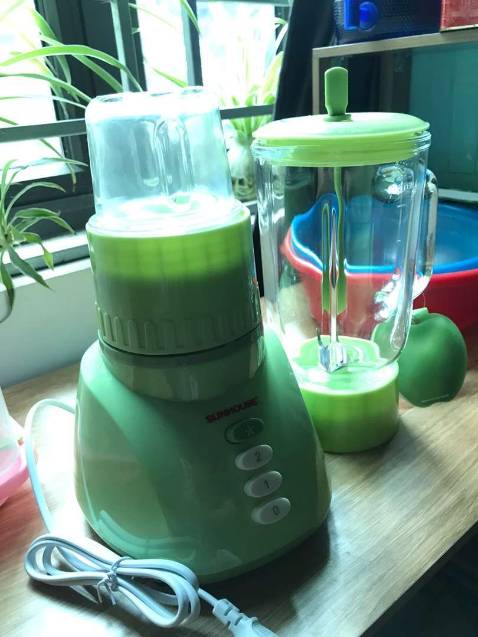 Sản phẩm chắc chắn,bằng tủy tinh nên khá nặng.
Phù hợp xay rau,xay sinh tố là chính.
Shop đóng gói rất kỹ nên nhận hàng cũng yên tâm