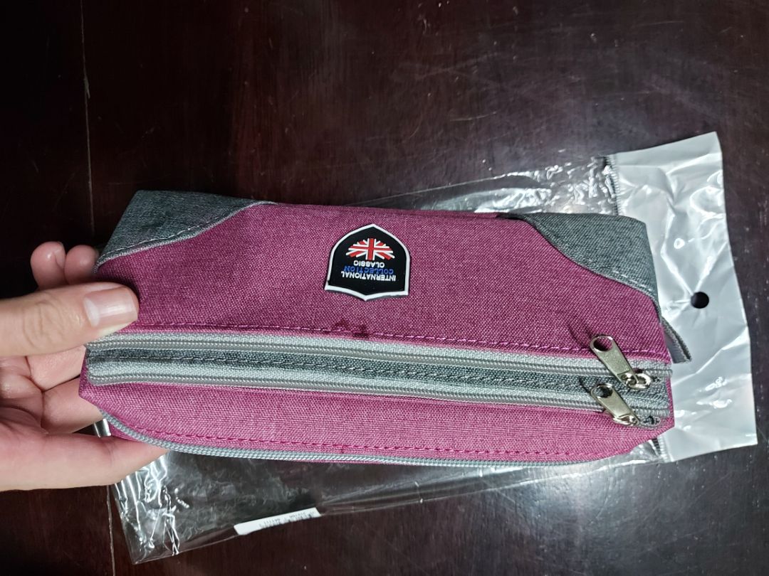 Hàng đẹp hơn cả mong đợi. Đường chỉ, vải, kéo và cắt may đều tốt. Hàng Việt Nam chất lượng cao?