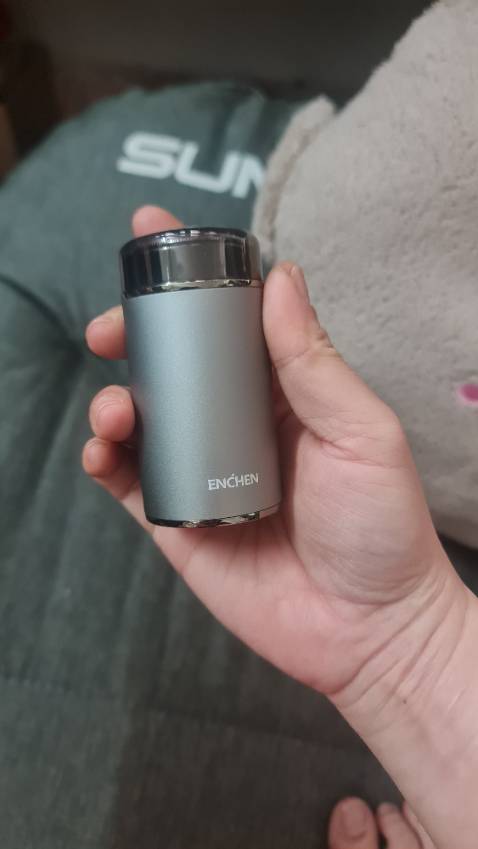 Hơi bị đơ vì shop đang nhầm lẫn giữa Z3 Pocket & Z3 Electric, nhưng do đc deal tốt lên giữ lại luôn dù sao hàng của enchen cũng ổn. Vẫn đánh giá 5sao vì shop phản hồi nhanh và trung thực, anh shipper của tiki cũng dễ thương. Hi vọng nếu quay lại lần nữa thì sẽ ko gặp tình trạng này