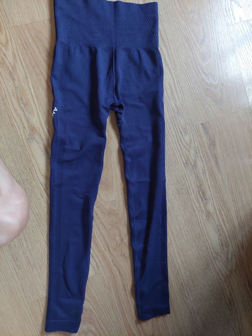 Quần đẹp chuẩn. Shop còn gởi lời tri ân khách hàng kèm quà tặng 10k rất ý nghĩa cảm ơn shop nhiều chúc shop mua may bán đắt. Sẽ ủng hộ shop lần sau.🥰👍