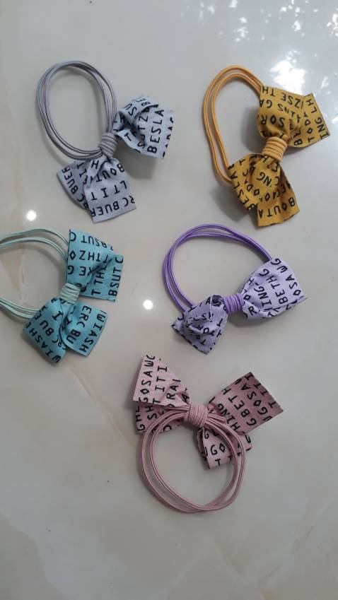 dây buộc tóc nasi thắt nơ mẫu đẹp lắm. Dây buộc tóc shop nhiều mẫu đẹp quá. Sẽ mua dần dần hj hjjjjj