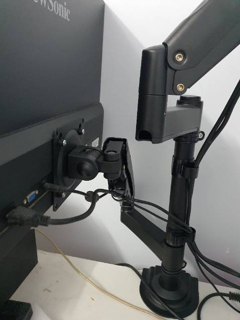 Rất chắc chắn, lắp đặt dễ dàng và nhanh chóng.