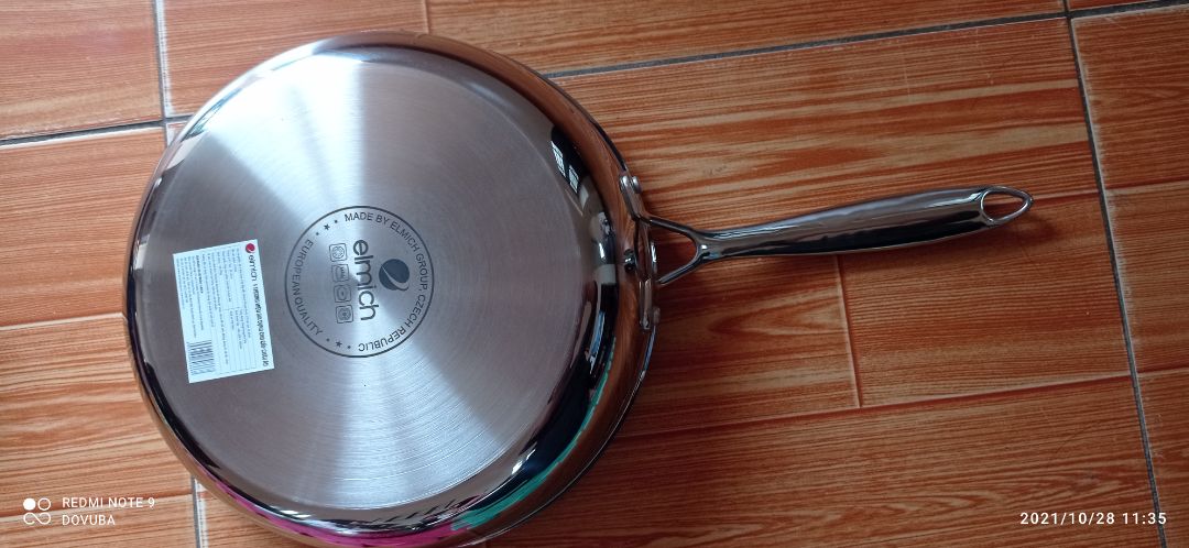 Hàng đẹp, cầm rất nặng tẩy. Tuy nhiên cái chảo 20 cm trông rất bé so với cái chảo 26 cm.