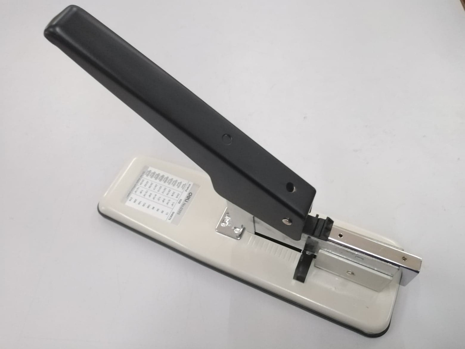 tiki giao hàng nhanh, và đóng gói hàng cẩn thận. sản phẩm được hoàn thiện tốt, đúng như hình giới thiệu, lực bấm nhẹ nhưng có thể đóng được cuốn dày. mình dùng rất vừa ý. tuy giá rẻ nhưng chất lượng rất tốt, mình hài lòng về sản phẩm. cảm ơn shop và tiki. mình sẽ tiếp tục ủng hộ.