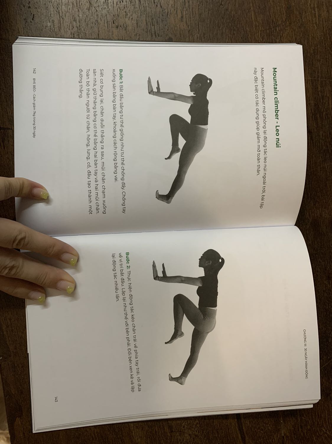 1. Đóng gói kĩ và giao hàng nhanh hơn dự kiến 3 ngày. Tuy nhiên mình ko thích cách đóng gói bọc nilon ép lại như vậy lắm vì vấn đề tái chế. Nhà phân phối nên tìm cách khác phù hợp hơn.
2. Sách in đẹp màu rõ. 1. Đóng gói kĩ và giao hàng nhanh hơn dự kiến 3 ngày. Tuy nhiên mình ko thích cách đóng gói bọc nilon ép lại như vậy lắm vì vấn đề tái chế. Nhà phân phối nên tìm cách khác phù hợp hơn.
2. Sách in đẹp màu rõ.