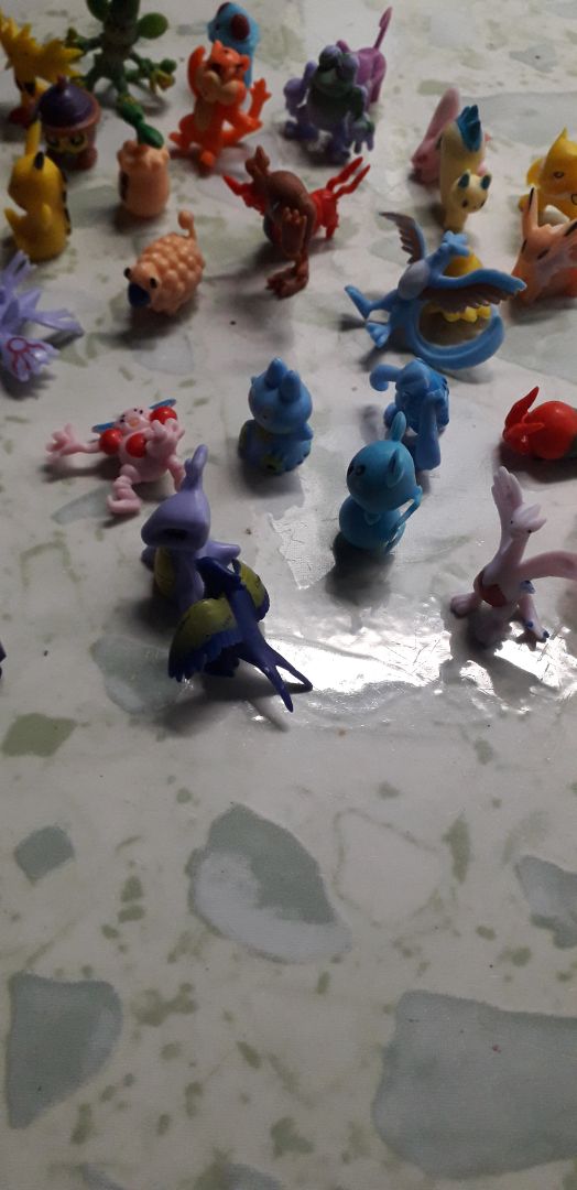 nói chung là tượng trưng quá..các con vật không đứng được nhiều..ba dớn nhựa dư..màu sắc bị nhòe lem..