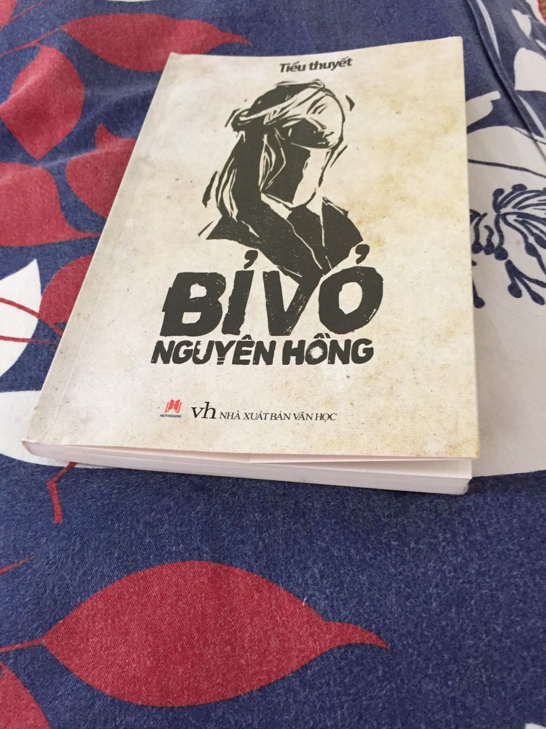 Thực ra mình thấy cái tên sách ấn tượng ,mình mua luôn ,ai ngờ nội dung cực kì hay và nhiều cảm xúc ,chất lượng sách đẹp ,đóng gói cũng ok ,giao hàng nhanh .Mãi tin yêu tiki ❤️