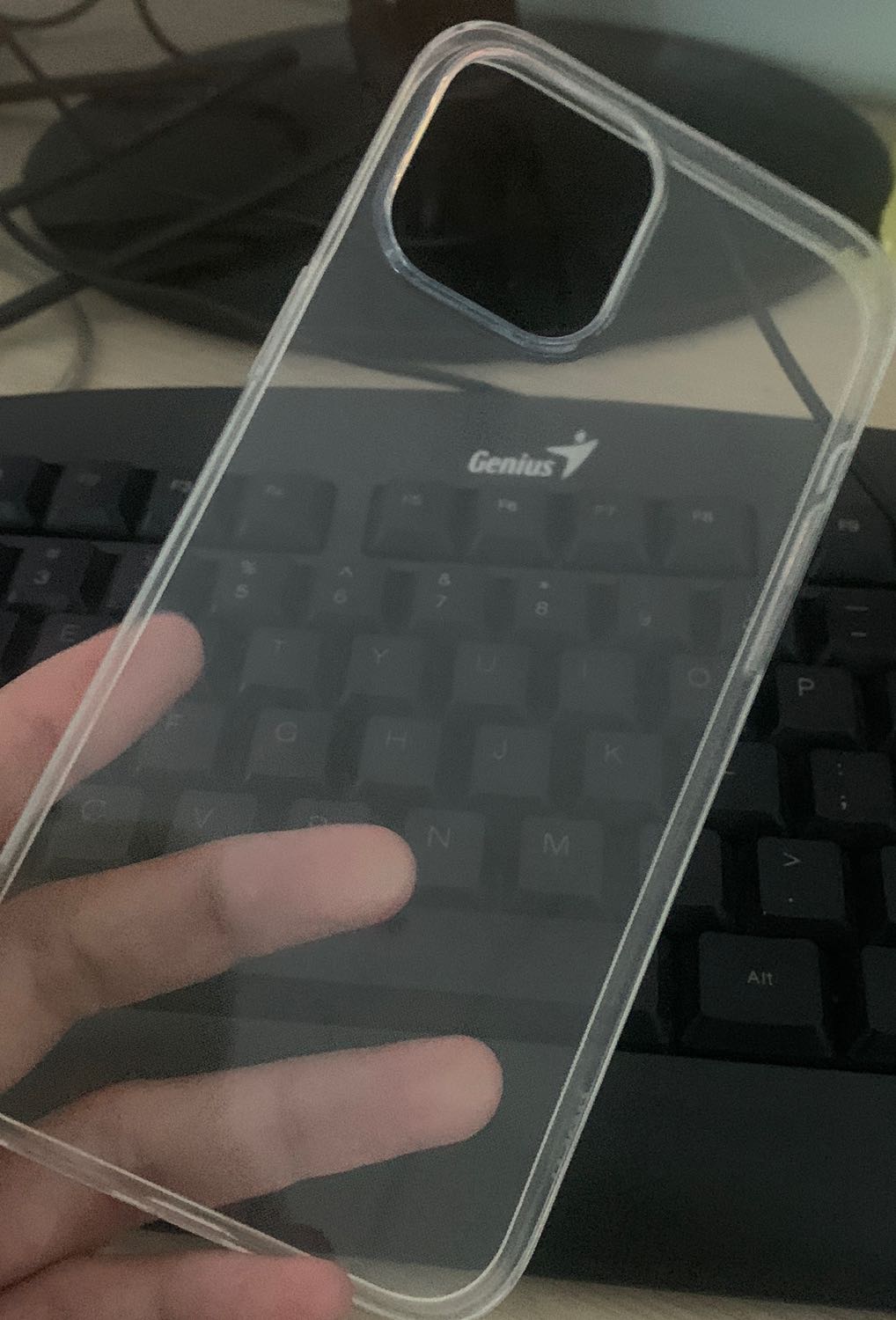 Ốp đẹp nhưng khá mỏng. Cẩn thận tránh rơi rớt vẫn là cách tối ưu.