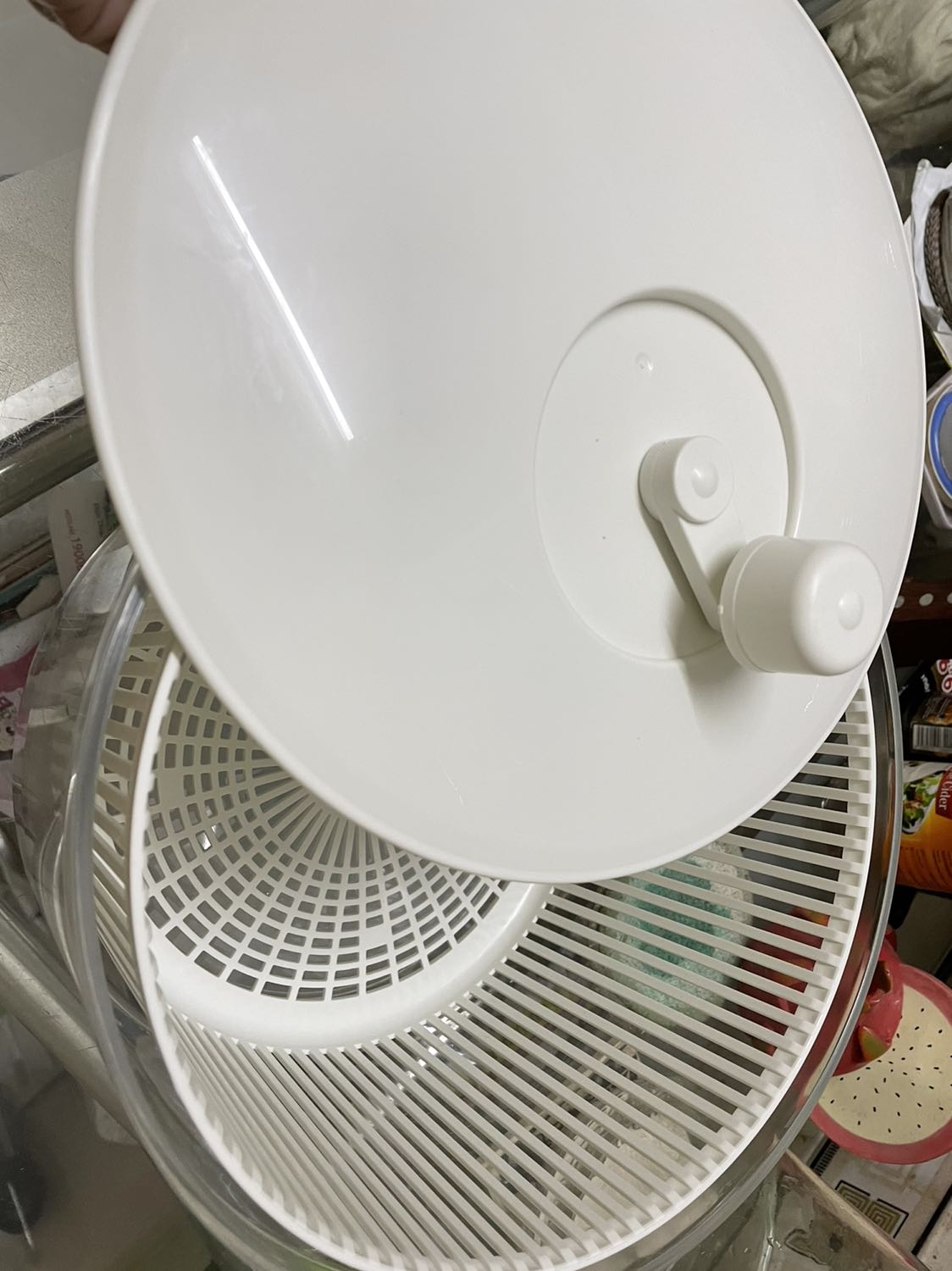 ban đầu sợ mua về to quá định mua size nhỏ, nhưng mà nhận hàng thì thấy size này vừa đẹp sử dụng gia đình nhé. Khi quay có nước (để rửa) mà xài size nhỏ hơn sẽ không đủ rửa.