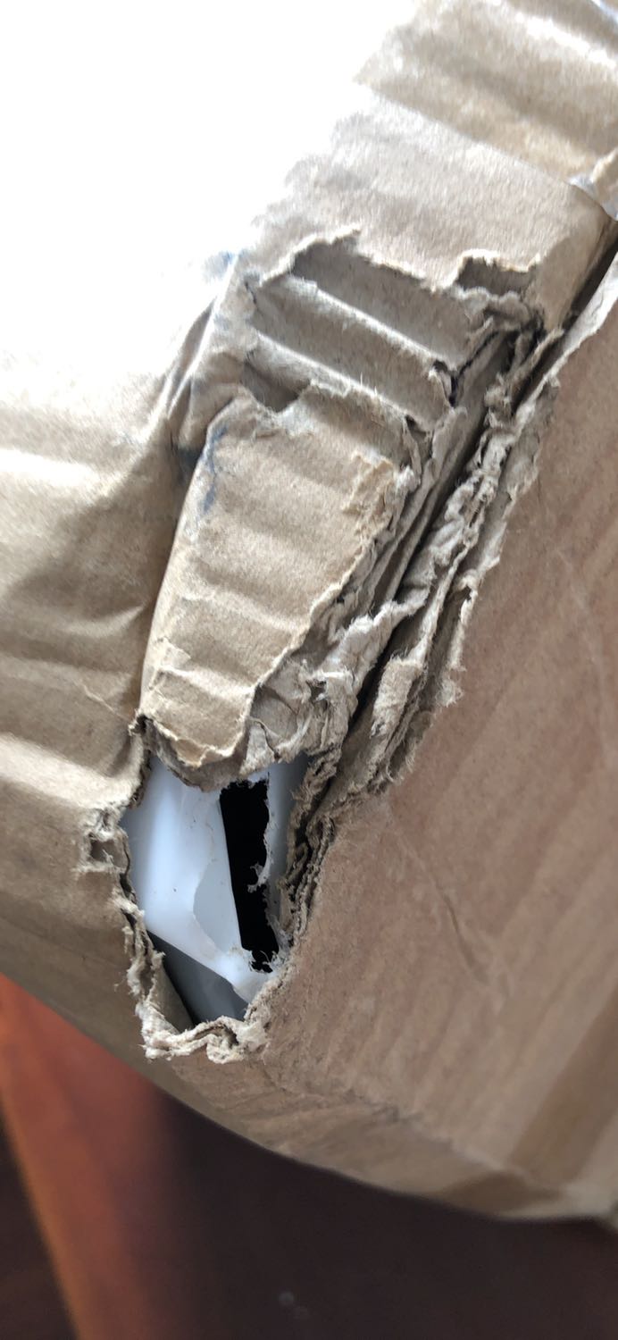 -Mã đơn hàng: 359409095 -Tình trạng đơn hàng giao trễ do dịch không sao. Nhưng khi nhận thì hàng đã bị chuột cắn phá không dùng được. Ngay sau khi phát hiện gọi ngay cho shiper để trả thì nhân viên không nhận lại nữa, và yêu cầu báo trả trên hệ thống. Hàng nhận từ 9h30 ngày 27/10 nhưng đến 13h30 vẫn chưa báo thanh toán trên hệ thống. Đề nghị đổi trả lại đơn hàng -Mã đơn hàng: 359409095 -Tình trạng đơn hàng giao trễ do dịch không sao. Nhưng khi nhận thì hàng đã bị chuột cắn phá không dùng được. Ngay sau khi phát hiện gọi ngay cho shiper để trả thì nhân viên không nhận lại nữa, và yêu cầu báo trả trên hệ thống. Hàng nhận từ 9h30 ngày 27/10 nhưng đến 13h30 vẫn chưa báo thanh toán trên hệ thống. Đề nghị đổi trả lại đơn hàng