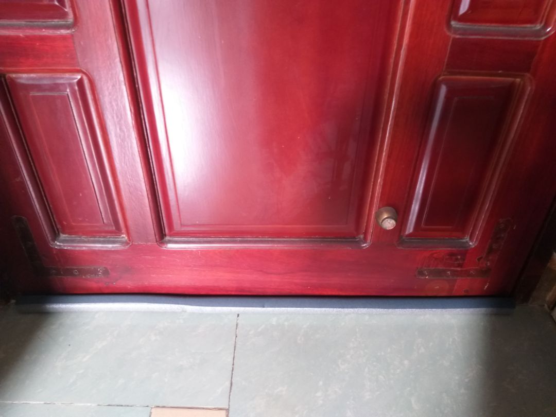 giao hàng nhanh , đóng gói cuộn tròn cẩn thận , không bẽ gãy , sản phẩm đúng như hình