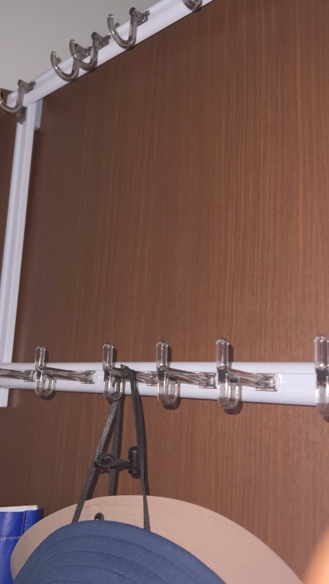 Lần đầu giao tiệm giao sai mẫu, sau đó liên hệ Tiki và đã nhận được hàng đúng yêu cầu. Khá dễ lắp, chắc chắn.