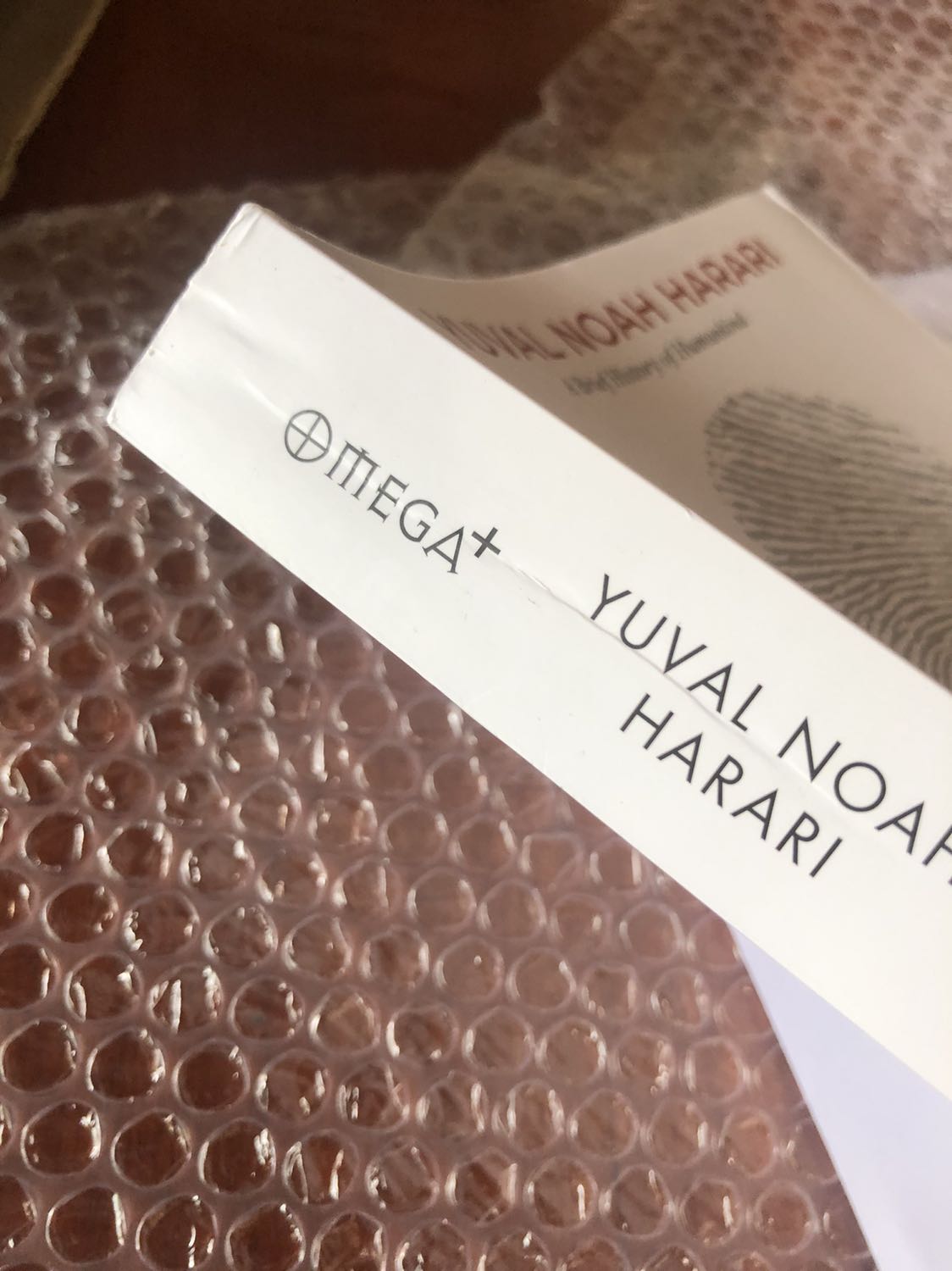 Thời gian giao hành rất là nhanh tuy nhiên sản phẩm bao bì chưa được chắc chắn lắm và có bị biến dạng một số nơi. Nhưng mà nói chung là vẫn ổn