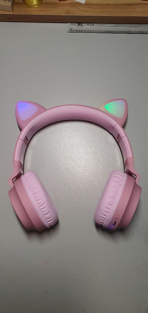 Mẫu mã như ảnh, chắc chắn, âm thanh đạt yêu cầu, kết nối nhanh, dễ sử dụng, bạn bé nhà mình rất ưng ý. Tiki giao hàng trễ nhưng có lí do và báo trước.