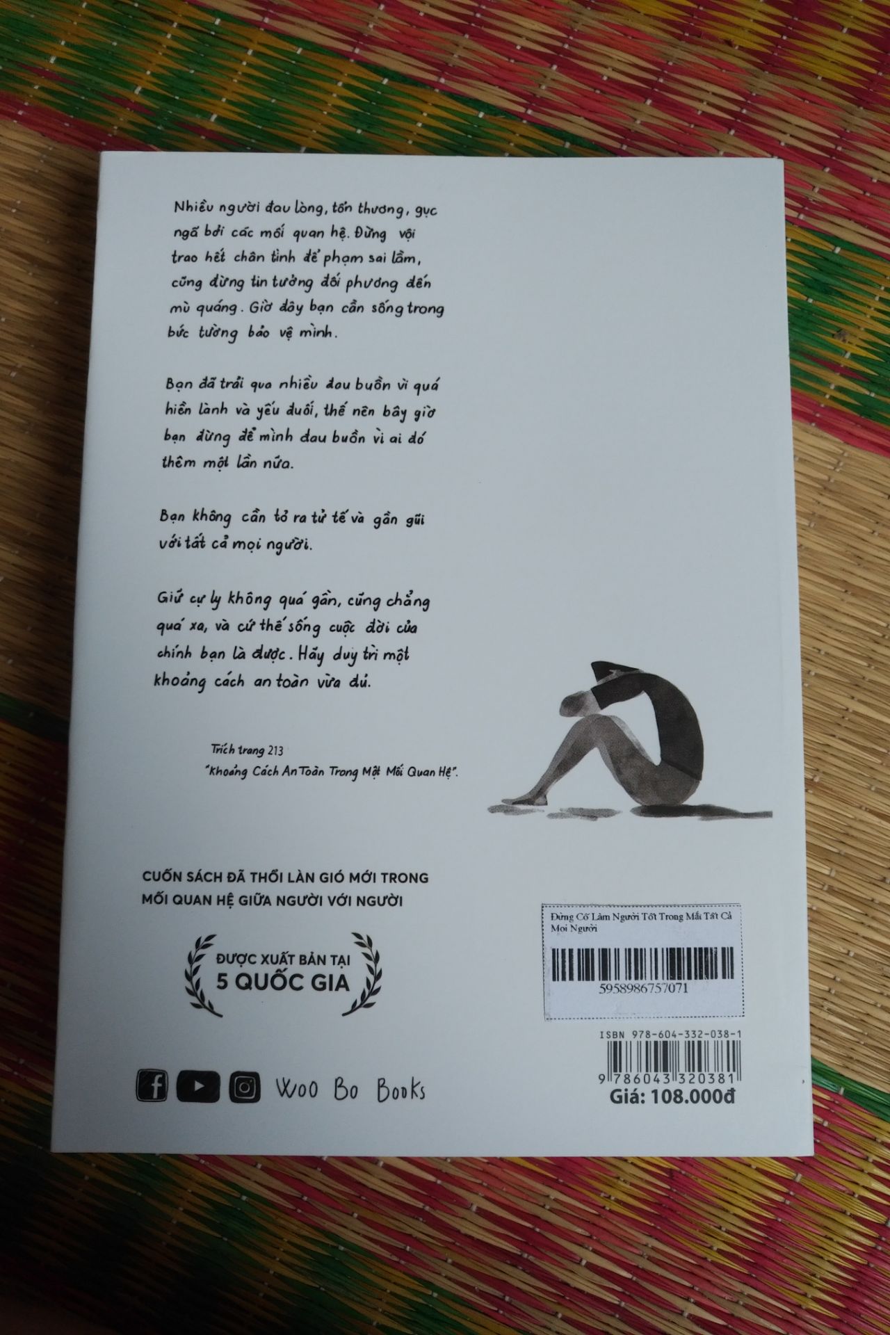 Sản phẩm đóng gói cẩn thận, thời gian giao hàng cực nhanh khi mình mới đặt bữa mùng 2 thì mùng 4 đã giao tới, nhân viên giao cũng cực kỳ thân thiện.