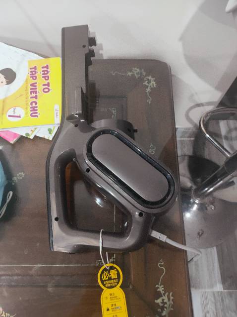 Máy hút mạnh, sạch, vẫn có tiếng ồn nhưng vs giá này thì ko đòi hỏi gì thêm. Tháo lắp vẫn hơi khó so vs mình