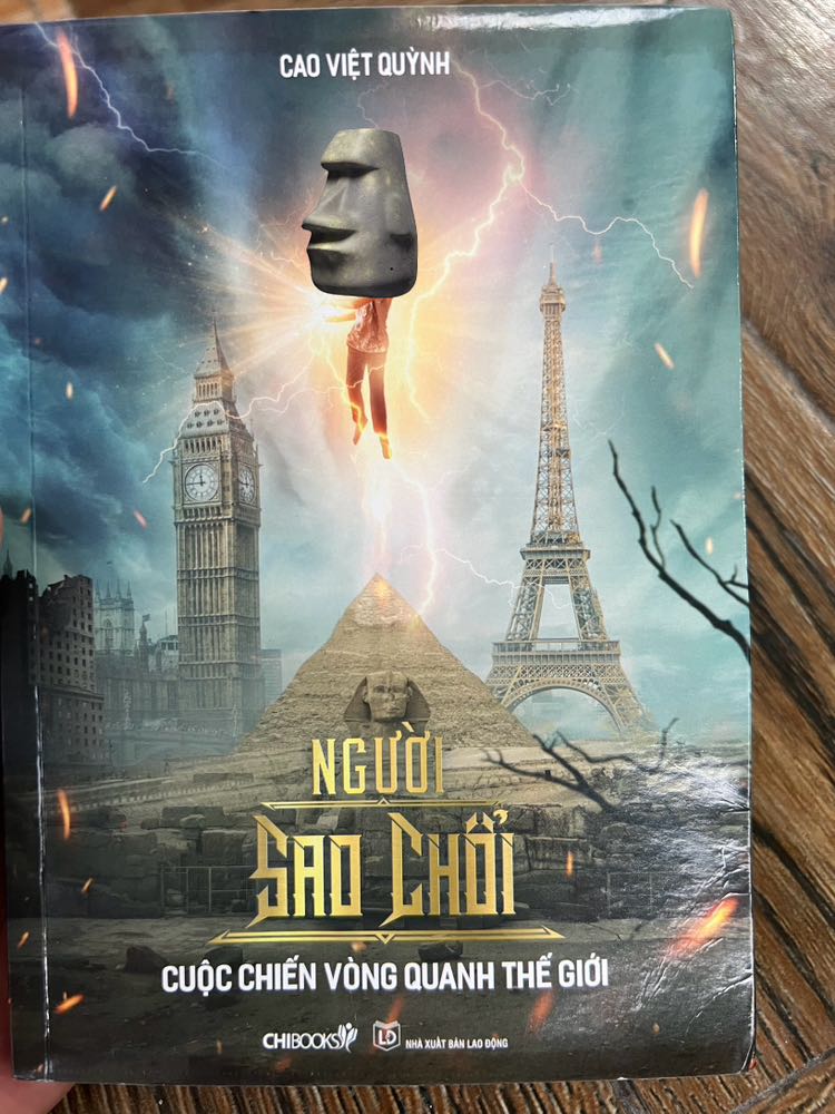 Mặc dù nỡ tay rơi xuống nước nhưng sách vẫn rất tố