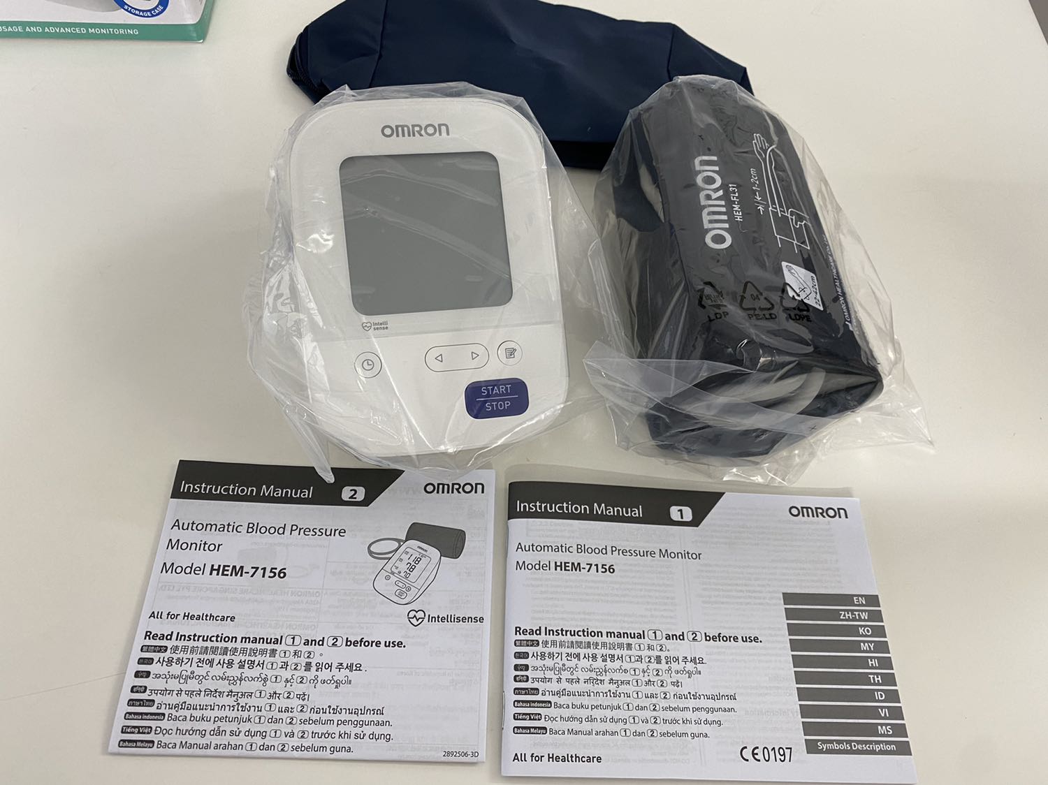 Máy chắc chắn, đo ngon lành, nhưng vòng tay kiểu này khó sử dụng hơn so vs các dòng trước! Chắc vì cấu trúc chắn chắn nên đo chính xác hơn cũng nên!