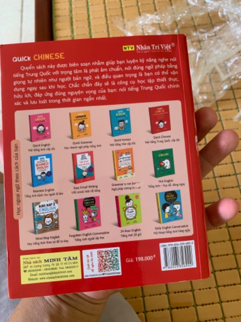 Nội dung chưa đọc hết nhưng cũng khá phù hợp với những ai cần cuốn sách này. Giao hàng đúng thời gian, chỉ có là gáy hơi móp, so với các lần mua sách trước của tiki thì có chút tém tém hơn