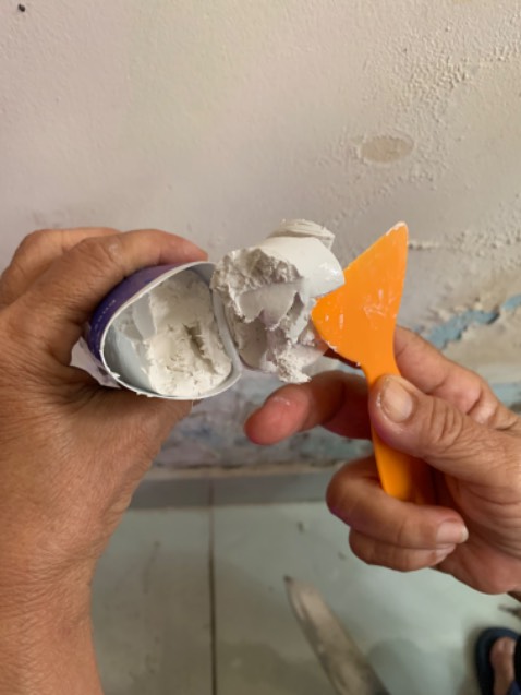 Không như quảng cáo, keo bị hỏng, bóp không ra, đóng cục hết không sử dụng được. Mn cân nhắc khi mua nha