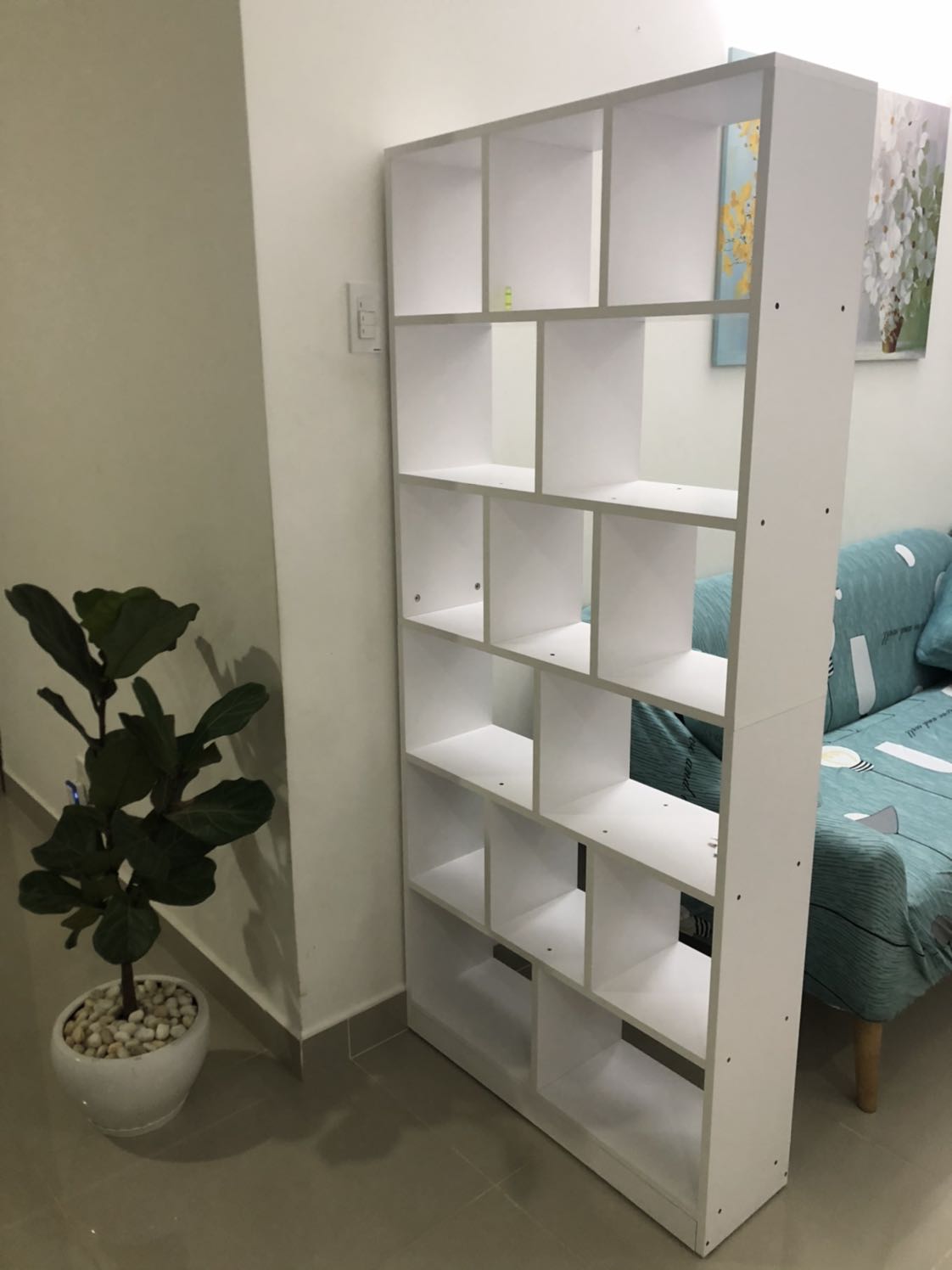 Sp giống mô tả. Đẹp và chắc chắn. Đầy đủ phụ kiện. Nhưng có vài lỗ khoan chưa chính xác. Một tấm dọc không có 2 nút kê chân, nên phải chêm bằng cái khác để không bị vênh