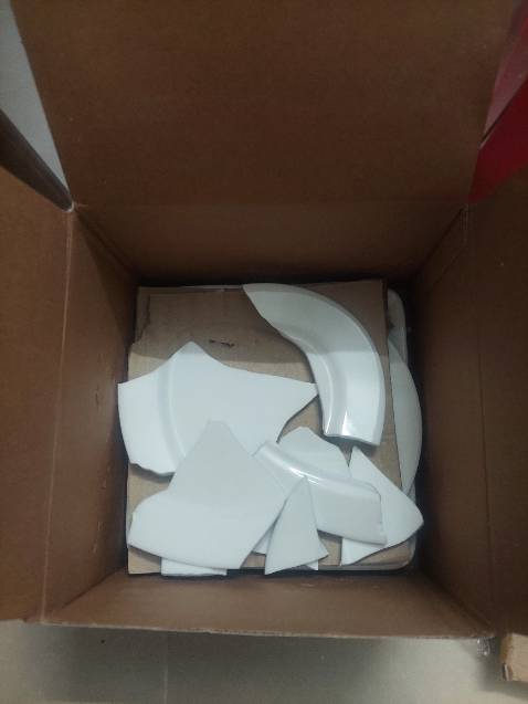 Sảm phẩm đẹp chất lượng. Nhưng 2 đĩa trong bộ bị bể thấy đóng gói đĩa mỏng không để lót nệm