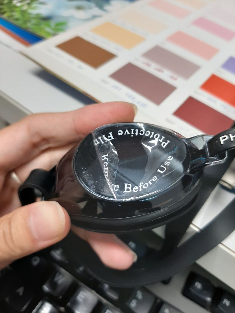 mắt kính xước, dây đàn hồi tốt,