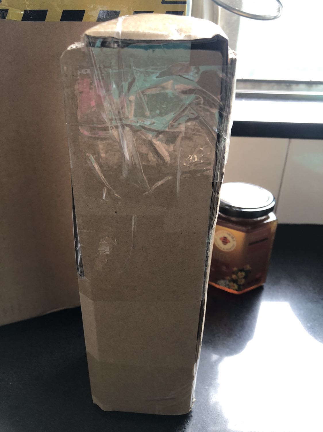 Đóng gói rất cẩn thận nên rất tin tưởng Tiki chất lượng mật ong cũng khá tốt đã dùng rồi giờ mua nữa