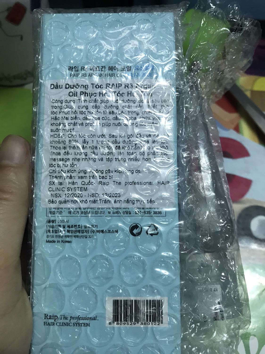 Shop bán hàng rất có tâm. Đóng gói cẩn thận mà còn tặng thêm chai nước rửa tay bé xinh. 
Dầu dưỡng tóc này mùi nhẹ nhàng dễ chịu, dài rất mượt tóc Shop bán hàng rất có tâm. Đóng gói cẩn thận mà còn tặng thêm chai nước rửa tay bé xinh. 
Dầu dưỡng tóc này mùi nhẹ nhàng dễ chịu, dài rất mượt tóc
