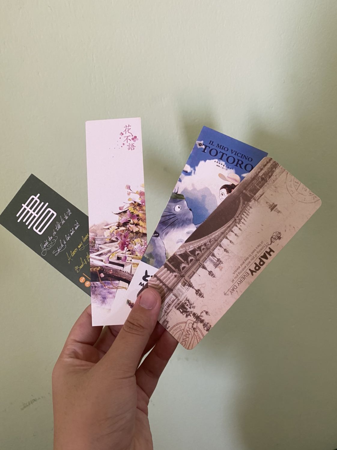 Sách đẹp, mới, quét được app.